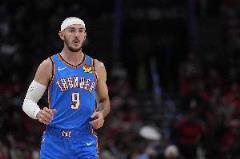 可惜空砍！卡魯索5+搶斷、2+蓋帽、5+三分 創(chuàng)季后賽歷史首人紀(jì)錄