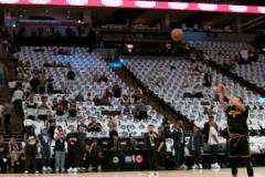 勇士球迷心里一涼！庫里賽前熱身LOGO三分抬手就進(jìn)！