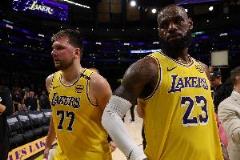 A-史密斯：老詹需確保077留湖人，他是處理人際關(guān)系的高手