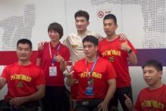 孫銘徽G2賽后暖心合影簽名助輪椅籃球運(yùn)動(dòng)員