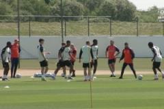 記者：埃里克森、梅努今日參加傳球訓(xùn)練，或迎戰(zhàn)西漢姆