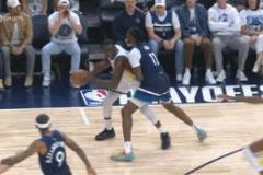 追夢被犯規(guī)后手臂打到里德頭部！追加技犯！