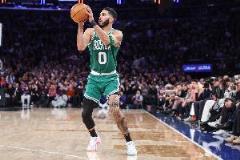 夏普：塔圖姆投籃狀態(tài)不佳，不應(yīng)再被視作聯(lián)盟門面