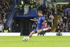 霍爾：對(duì)手防守收縮，幸運(yùn)發(fā)現(xiàn)空間，期待舉起獎(jiǎng)杯