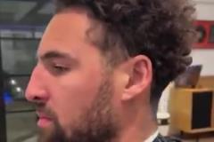 陌生！克萊把頭發(fā)剃短了，看著有些滄桑