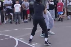 曾經(jīng)也是最強(qiáng)中鋒之一！考辛斯打街球，這不是隨便亂殺嘛