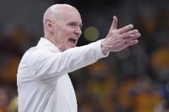 卡萊爾：騎士今晚展現(xiàn)出色聯(lián)防戰(zhàn)術(shù)，今年見(jiàn)識(shí)過(guò)所有類(lèi)型