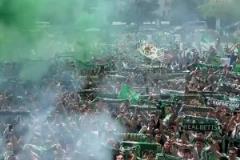 闖進歐協(xié)聯(lián)決賽，貝蒂斯球員們接受成千上萬球迷的歡呼