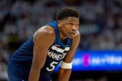 明日G3森林狼客場對陣勇士，愛德華茲未在傷病名單，昨日被TJD踩到腳。