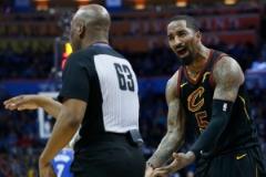 JR：曾是場均18分第六人，效力騎士時是3D核心