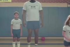 這喜劇天賦簡(jiǎn)直了！名場(chǎng)面：奧尼爾冒充小學(xué)生重返校園！