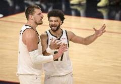 約基奇對雷霆17次助攻21次失誤 陣容需調(diào)整