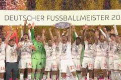 穆勒主場謝幕！慢鏡再看穆勒高舉沙拉盤慶祝！