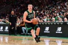 替補(bǔ)閃耀！普理查德半場8投4中砍下13分2籃板2助攻