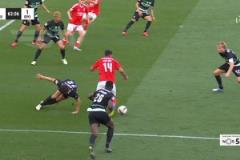 秀翻天了！帕夫利季斯戲耍葡體后防線送助攻！