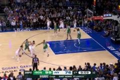 末節(jié)布倫森1v1極限高難三分全場沸騰！一看分差落后20分