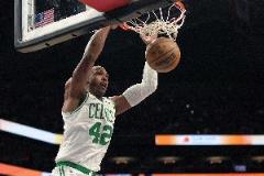 杰倫-布朗：霍福德攻防兩端表現(xiàn)搶眼，侵略性十足