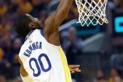 庫(kù)明加砍30分6板3助2帽 爆發(fā)式表現(xiàn)證明自己