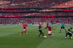 如入無人之境！本菲卡前鋒帕夫利季斯連過4人+穿襠送助攻