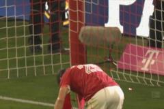 拜仁傳統(tǒng)藝能！奪冠慶祝儀式結(jié)束，安聯(lián)球場(chǎng)迎來啤酒?。? style=