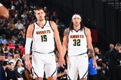 最后5分鐘罰球9中3 約基奇4中1戈登5中2疲態(tài)盡顯