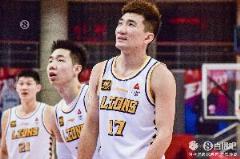 媒體人：廣廈末節(jié)再現(xiàn)強(qiáng)硬防守 夾擊造失誤提速反擊