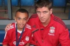 愛恨交織！阿諾德替補登場，KOP高唱杰拉德之歌