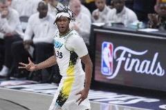 特納半場三分4中4爆發(fā)18分5板2助 次節(jié)獨得13分驚艷全場