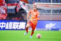 黃政宇職業(yè)生涯累計(jì)出場200場，其中為泰山出戰(zhàn)68次