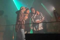 拜仁球員在伊維薩島盡情狂歡，諾伊爾與賓客互動(dòng)，格納布里熱舞助興