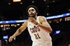 阿倫半場(chǎng)表現(xiàn)低迷 罰球1中0正負(fù)值-29