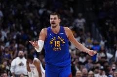 約基奇本系列賽助攻21次失誤23次助失比不足1