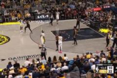 馬瑟林遭亨特二級惡意驅(qū)逐！亨特直接推飛對手吃T，特納挺身而出也被推飛吃T！