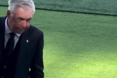 楚阿梅尼手球判點(diǎn)被取消后雙方球員的反應(yīng)