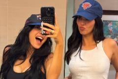 詹娜姐妹戴尼克斯帽子自拍引熱議：肯豆與凱莉誰更受歡迎？