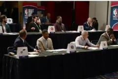 面面相覷！獨(dú)行俠抽到狀元簽后，三個(gè)墊底隊(duì)的高管完全不敢信