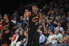 亨特中途加盟騎士 常規(guī)賽17分4板季后賽11分3.6板