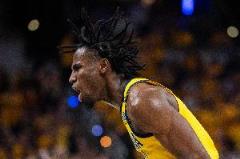 籃板創(chuàng)個人季后賽新高！內(nèi)史密斯14中5貢獻13分13板正負值+17