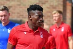 阿沃尼伊接受重癥監(jiān)護(hù)治療，目前昏迷且生命危險未排除