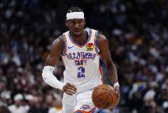 亞歷山大半場表現(xiàn)一般，11中4貢獻11分2板3助1斷2帽