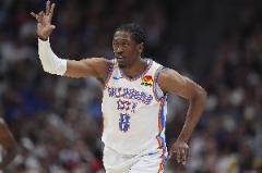 穩(wěn)！杰倫威14中5砍下18+9+4零失誤 末節(jié)獨(dú)砍7分6籃板