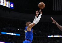 威少手感冰涼三分三不沾僅得4分4板3助2失誤