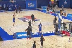 加油！楊瀚森在聯(lián)合試訓中的五點三分投籃測試