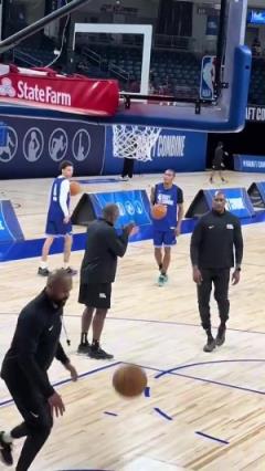 楊瀚森試訓(xùn)曝光：4v4快攻積極 要球主動(dòng)與隊(duì)友互動(dòng)