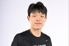 記者：楊瀚森19歲仍展現(xiàn)出色投籃與移動(dòng)能力