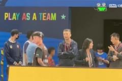 十分關(guān)心！北京vs廣廈總決賽G4，中國男籃主帥郭士強現(xiàn)身觀戰(zhàn)