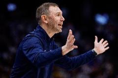 丹佛記者：末節(jié)領(lǐng)先8分遭逆轉(zhuǎn)，今日領(lǐng)先9分，秘訣可能是不領(lǐng)先