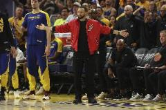 勇士官方：庫里復(fù)查結(jié)果良好 本周日將再次檢查