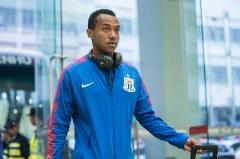 老將艾迪將頂替蔣圣龍，與朱辰杰搭檔申花中衛(wèi)