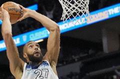 予取予求！森林狼半場(chǎng)41投25中 命中率61% 三分命中8記